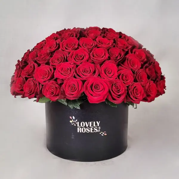 წითელი ვარდები შავ ყუთში (100ც)