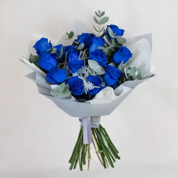 თაიგული ლურჯი ვარდებით თაიგული ლურჯი ვარდებით