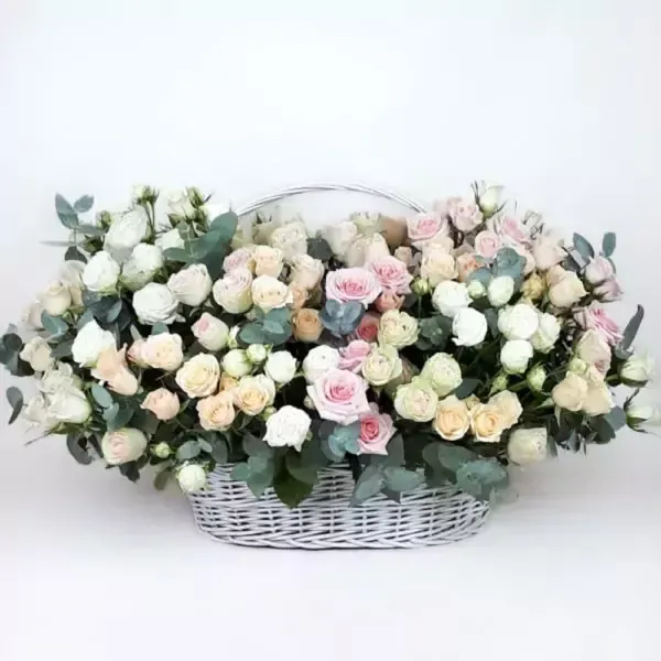 სპრეი ვარდების დიდი კალათა